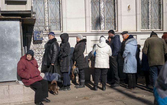 Пенсійній фонд пояснив - хто має пройти індентифікацію в листопаді 1