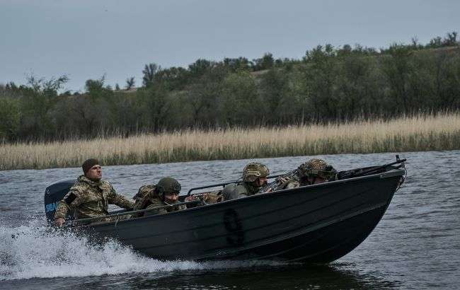 ГУР готує спецпризначенців у Школі шкіперів - навчання військових і маневри на воді, відео 1