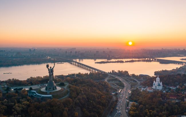 Падіння ліфта у Києві 7 жовтня - КМДА спростувала інформацію, але розповіла, що сталося 1