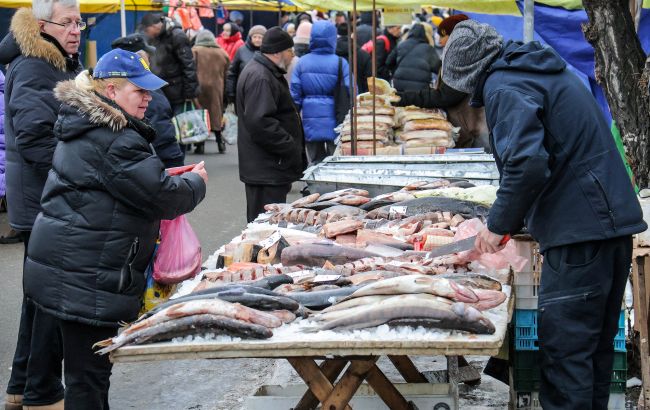 Риба з ринків може спричинити отруєння і інфекційні захворювання - штраф за торгівлю з рук 1