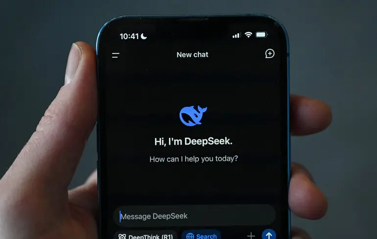 DeepSeek зник з магазинів Apple і Google - поки що лише в Італії 1