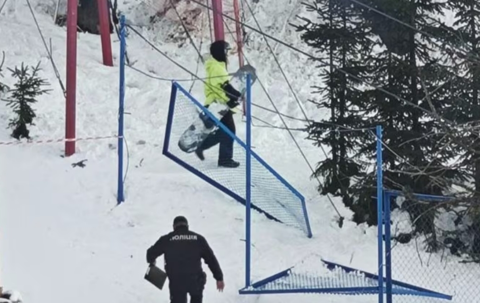 Дівчина загинула на курорті Драгобрат - туристка не втрималась на підйомнику 2