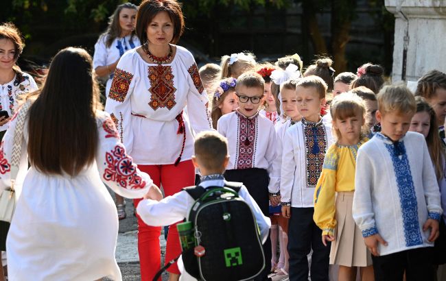 Додаткові виплати для педагогів – місцева влада отримає право підвищувати зарплати з 2025 року 1