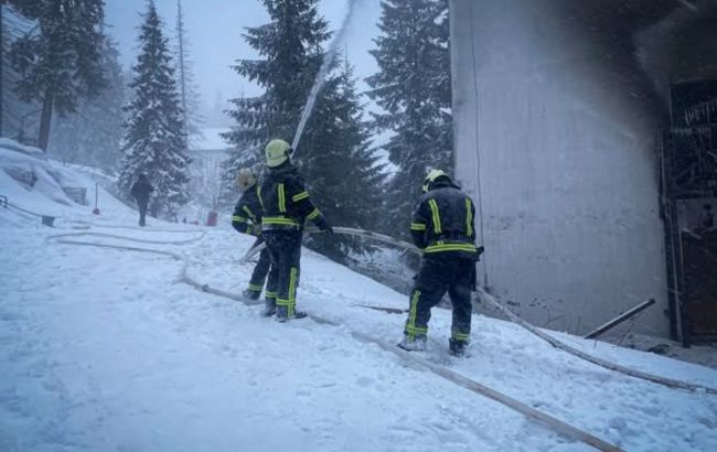 Готель загорівся на курорті Драгобрат 11 січня - фото наслідків 1