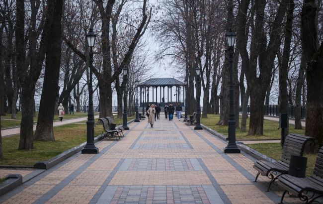 Погода в Україні б'є температурні рекорди у різних областях - чому січень 2025 такий теплий 1