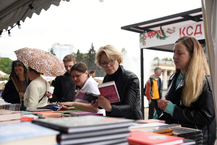 Українські книги у 2025 році – як розвивається ринок під час війни та які ціни 7