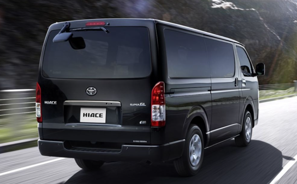 Мікроавтобус Toyota Hiace отримав кілька спецверсій 3