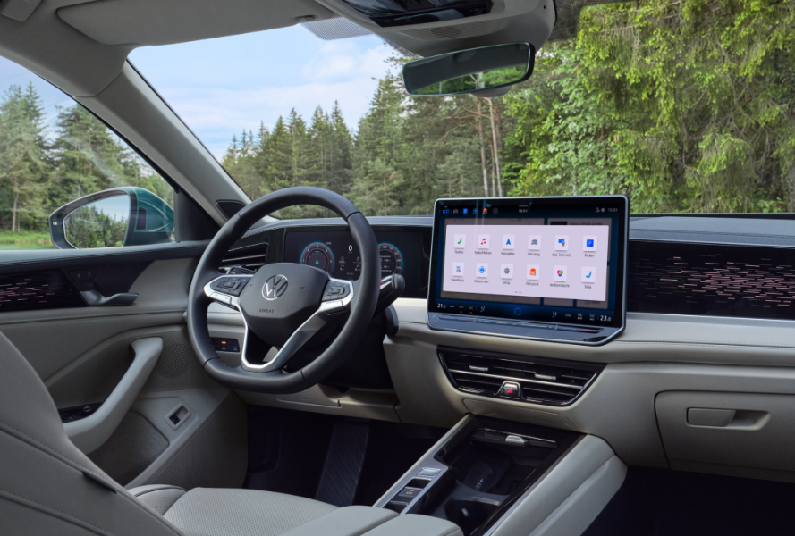 Новий Volkswagen Passat B9 прибув в Україну 2
