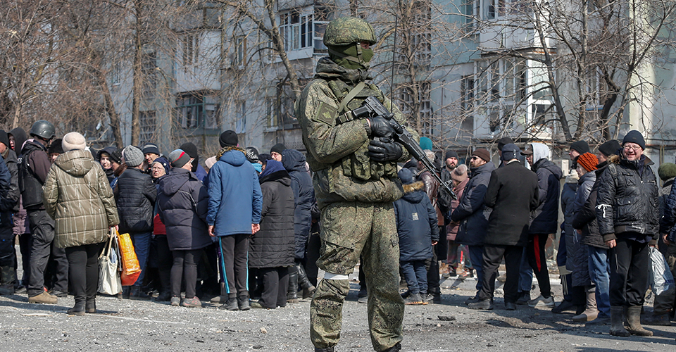 Окупанти залякують неплатників податків відправкою на фронт, – ЦНС 1