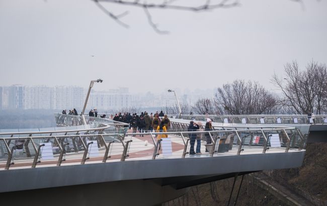 Погода в Україні сьогодні завтра і на вихідні буде без опадів через тиск антициклону - прогноз 1