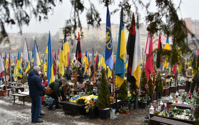 В Одеській області розслідують наругу над могилами загиблих військових 1