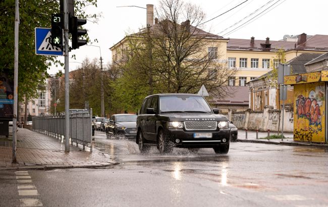 Виїзд за кордон на автомобілі з тонованими вікнами - правила та штрафи 1