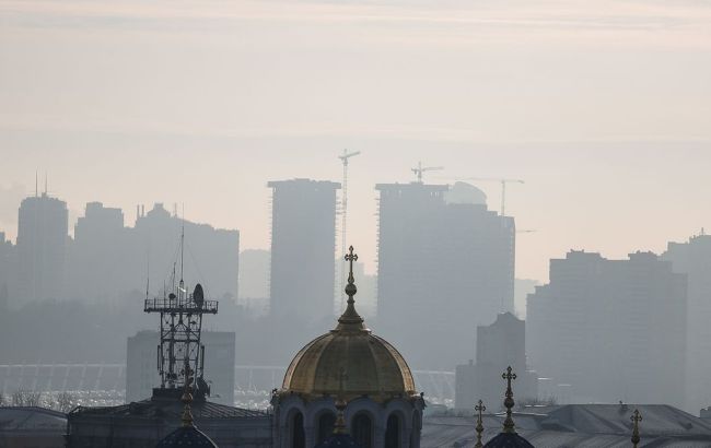 Забруднення повітря в Києві 13 лютого лишається високим - які показники, карта 1