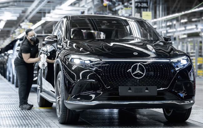 Mercedes-Benz пропонує своїм працівникам разову виплату у 500 тисяч євро 1