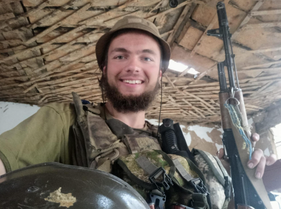 Поети на війні - хто з митців служить і як потрапив на фронт, історії 8