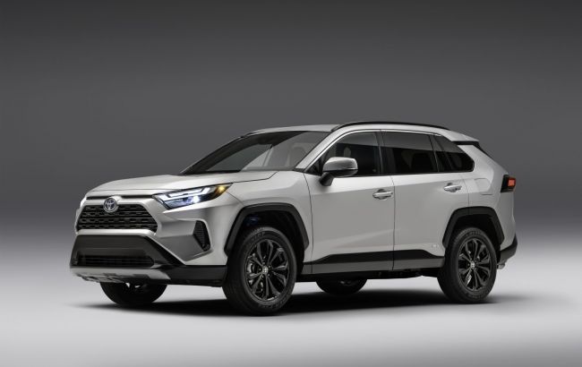 Toyota зупинила виробництво кросовера RAV4 1