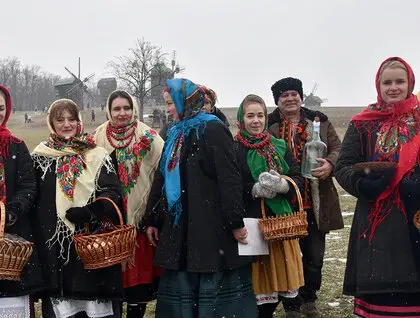 Традиції Масниці ожили у Києві - давні ритуали, святкові частування та зустріч весни - фоторепортаж 11