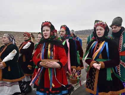 Традиції Масниці ожили у Києві - давні ритуали, святкові частування та зустріч весни - фоторепортаж 3