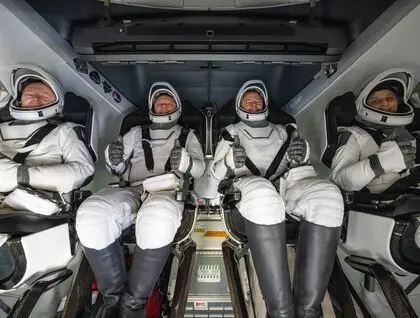 Застрягли у космосі на 9 місяців - астронавти нарешті повернулися додому Застрягли у космосі на 9 місяців - астронавти нарешті повернулися додому 2