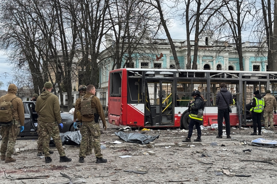 Атака на Суми 13 квітня - підліток врятував людей із палаючого автобуса 4