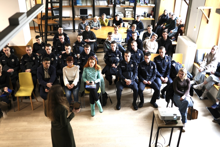 Читання під час війни - як книжки допомагають боротися з тривогою 4