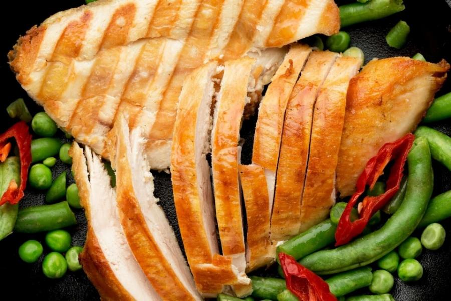 Куряча грудка або свиняче філе: що корисніше для повноцінного раціону 2