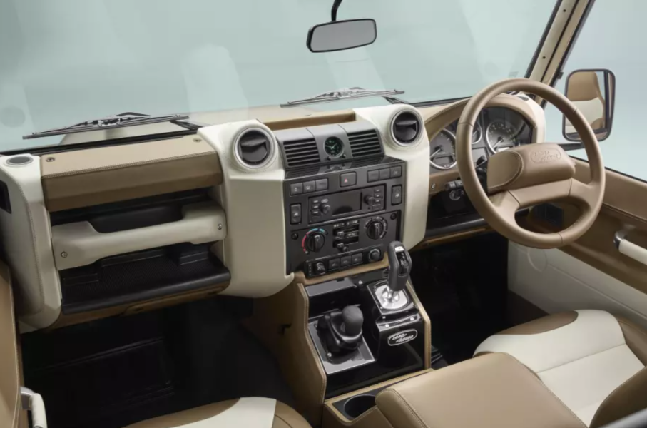 Land Rover відновив виробництво оригінального Defender 2