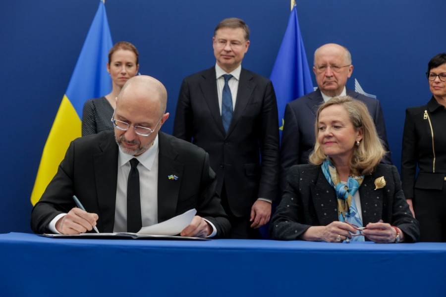 ЄІБ надає Україні 300 млн євро на енергетику та інфраструктуру 2