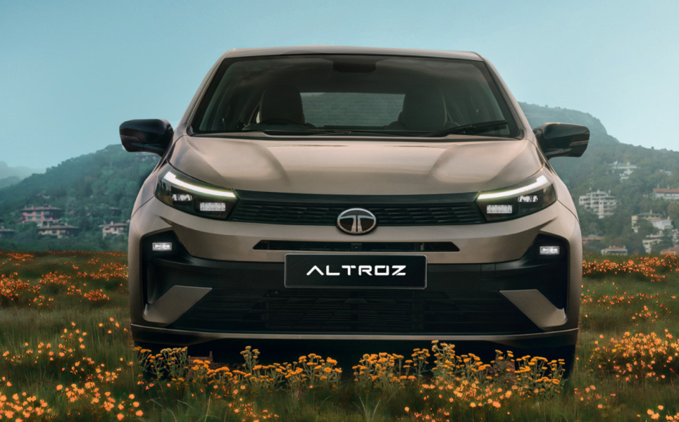 бюджетний хетчбек Tata Altroz з трьома двигунами показали офіційно 2