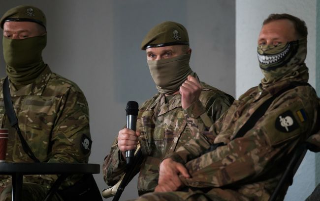 День Героїв 2025 – військові спецпідрозділів Реванш, Кракен та Артан зустрілися з молоддю 1