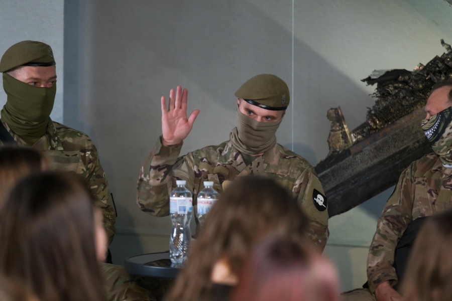 День Героїв 2025 – військові спецпідрозділів Реванш, Кракен та Артан зустрілися з молоддю 6