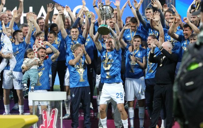 Динамо показало нову емблему і отримало медалі чемпіона УПЛ - відео і фото 1