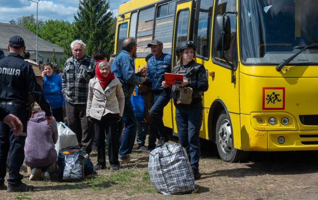 Евакуація населення в Сумській області під час війни - як виїхати з окупованої території, контакти, телефон 1