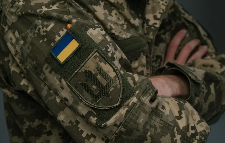 Яким соціальним інстутутам українці довіряють найбільше - інфографіка - новини України 1