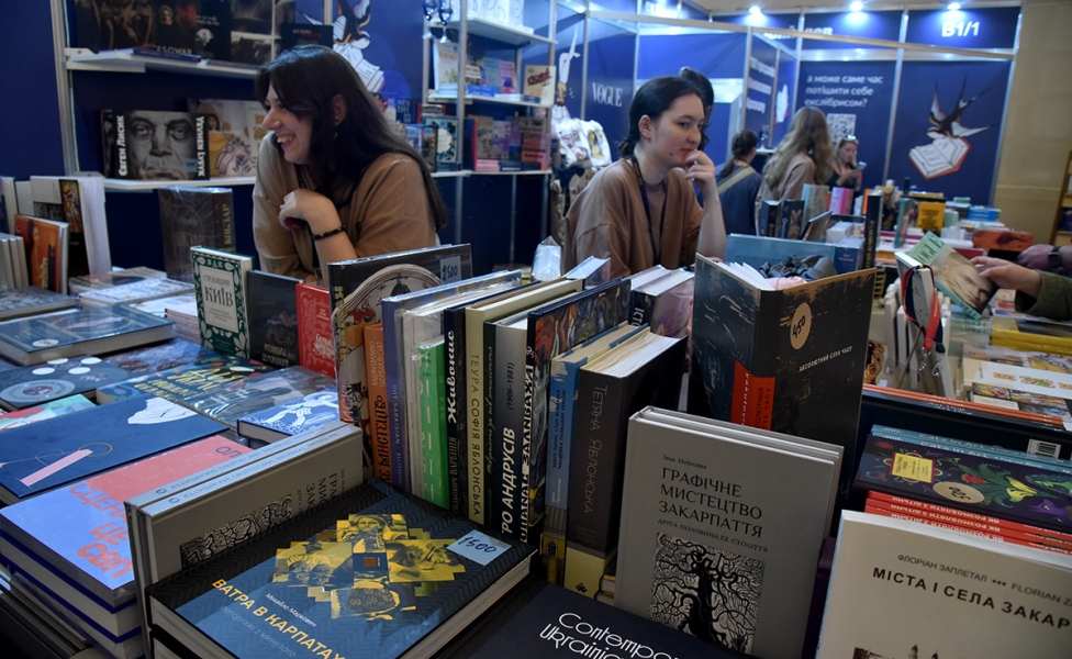 Книжковий Арсенал 2025 - фестиваль відкрив двері для читачів і видавців - фото 41