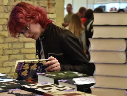 Книжковий Арсенал 2025 - фестиваль відкрив двері для читачів і видавців - фото Книжковий Арсенал 2025 - фестиваль відкрив двері для читачів і видавців - фото 10