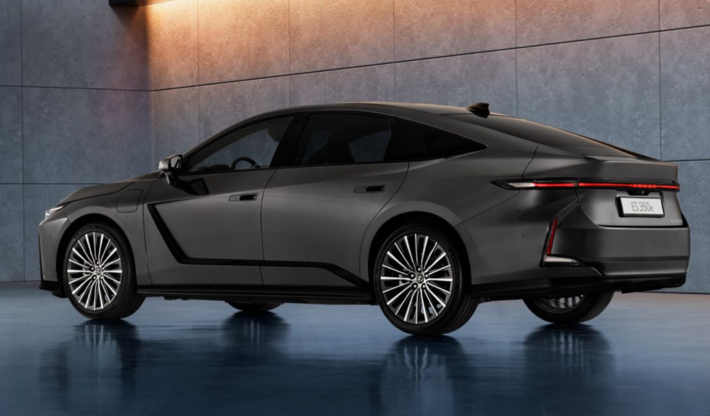 Lexus ES вивели на ринки Європи 3