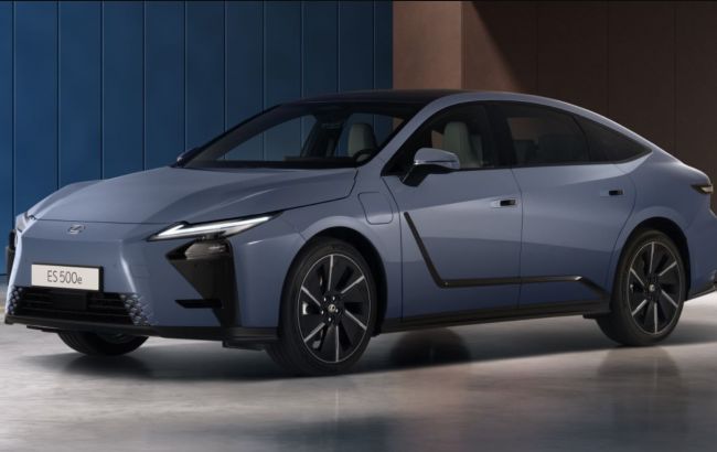 Lexus ES вивели на ринки Європи 1