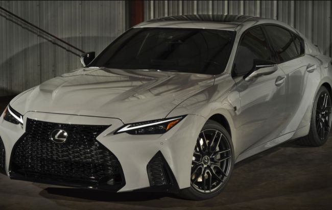 Lexus представив спортивний седан IS 500 Ultimate 1