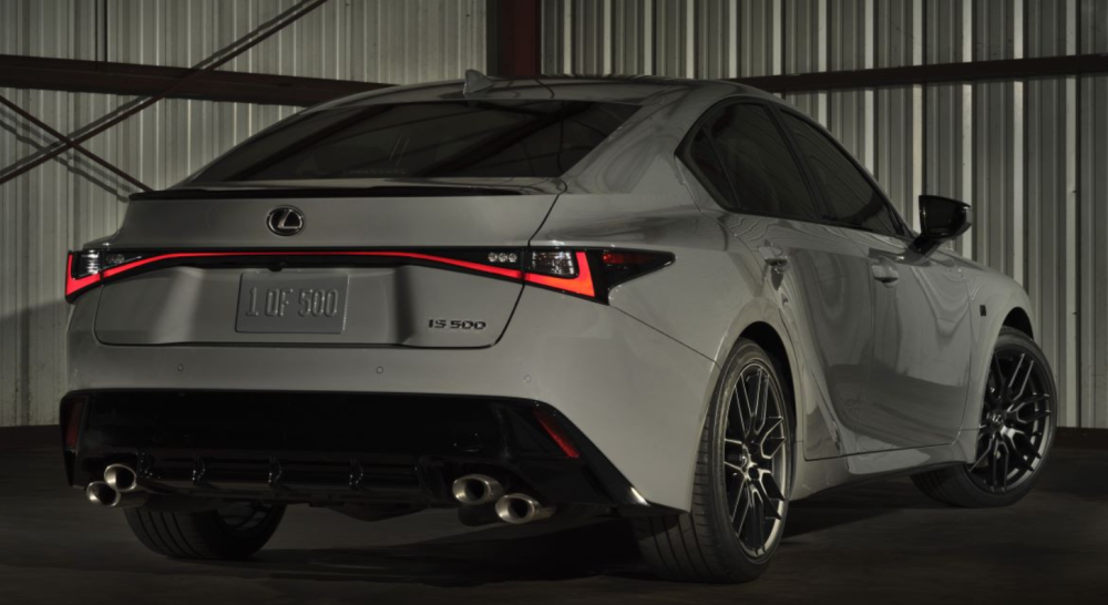 Lexus представив спортивний седан IS 500 Ultimate 3
