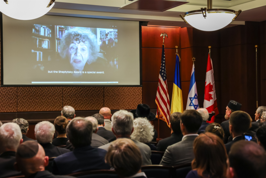 Ліна Костенко та Бернар-Анрі Леві стали лауреатами премії імені Митрополита Шептицького 2