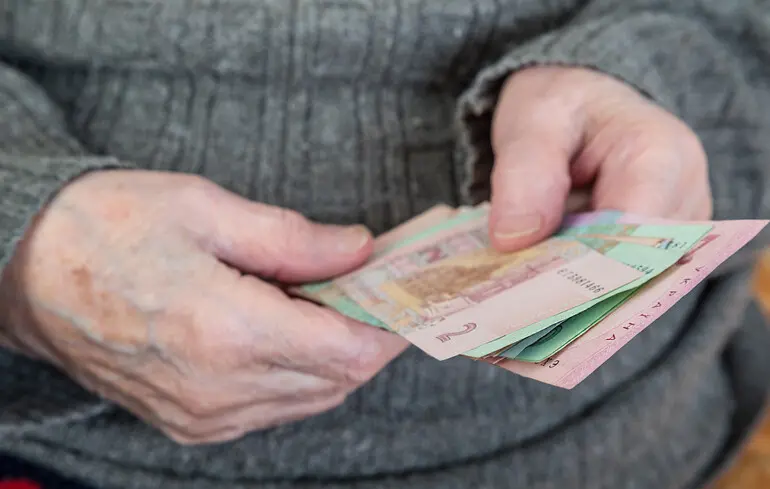 Пенсію зрадникам зменшать до мінімалки – суть закону 1