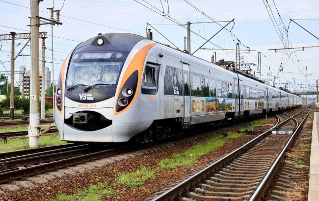 Поїзд із Києва до Дніпра Укрзалізниця запускає 16, 18, 25 травня та 1 червня - графік руху 1