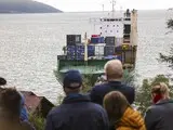 Судно сіло на мілину в Норвегії - контейнеровоз застряг у дворі місцевого мешканця - фото Судно сіло на мілину в Норвегії - контейнеровоз застряг у дворі місцевого мешканця - фото 7