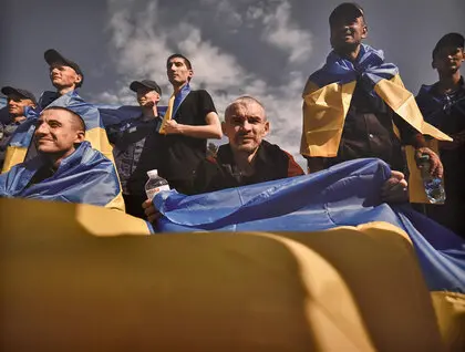 У Києві відкрився фотопроект Ліберових про історії війни у знімках - фото У Києві відкрився фотопроект Ліберових про історії війни у знімках - фото 4