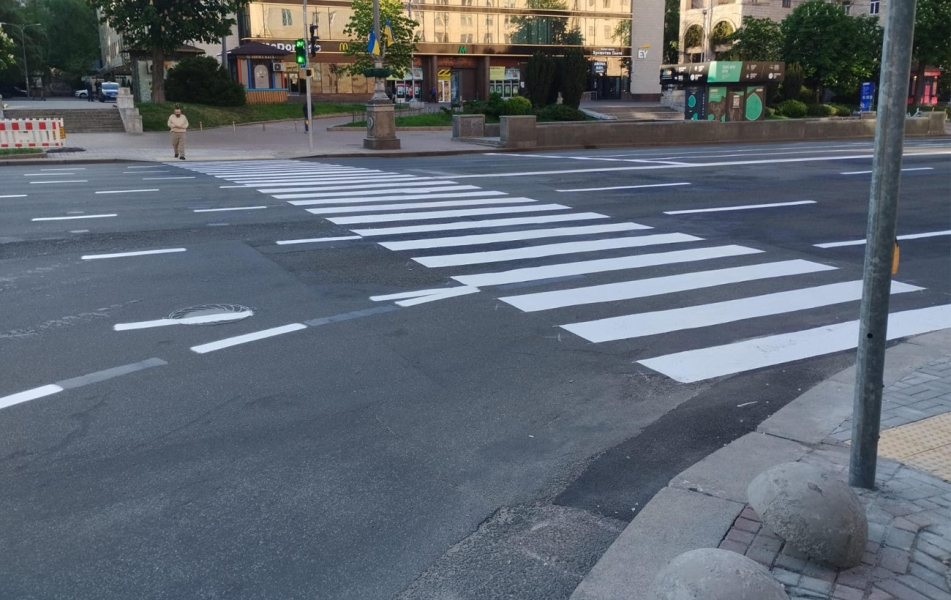 У Києві з’явився наземний перехід біля метро Хрещатик - він дублює підземний перехід, фото 3
