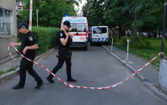 Учениця випала з вікна третього поверху школи у Києві - що відомо поліції 1
