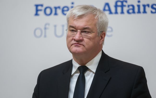Україна висилає двох угорських дипломатів 1