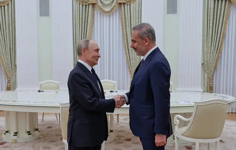 Владімір Путін зустрівся з міністром закордонних справ Туреччини – що відомо 1