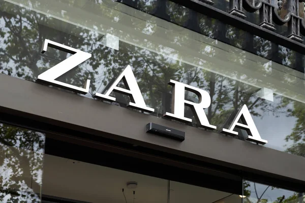 Власник Zara вийшов із росії, але магазини продовжують працювати під новими назвами — FT 1